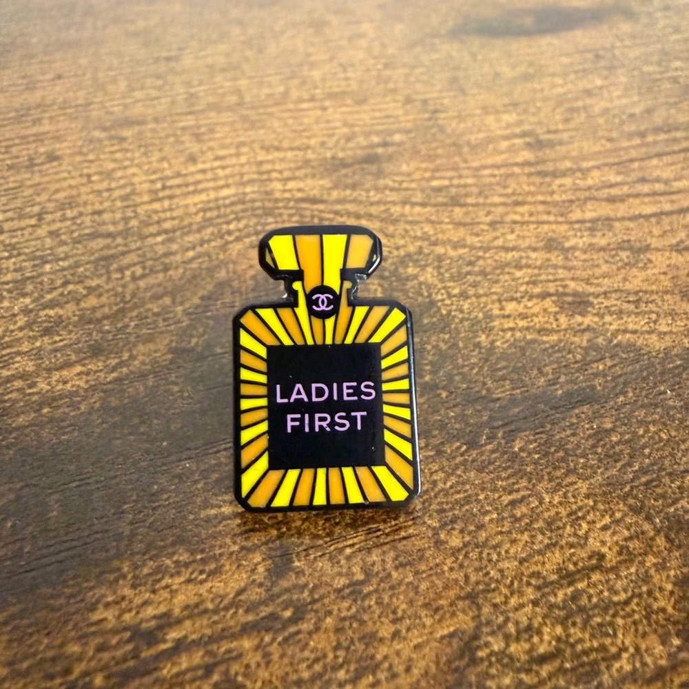 CHANEL Ladies First Brooch Pin